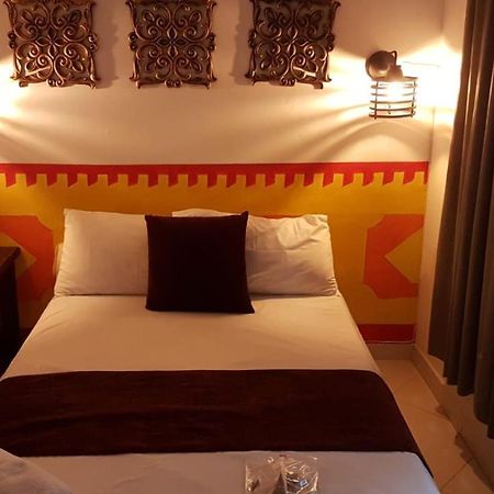 Hostel-Affordable Rooms With Private Bathroom San Juan Guatape Exterior photo
